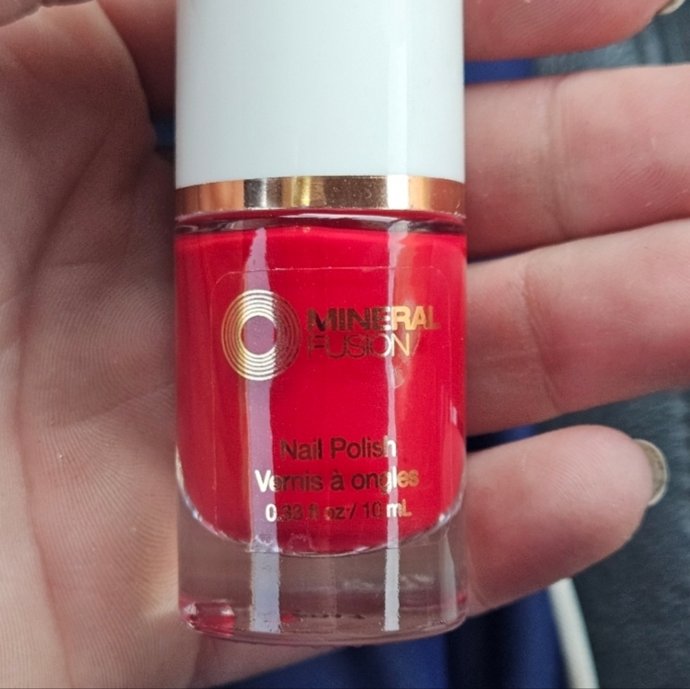 NWT MINERAL FUSION VEGAN NAIL: HEAD OVER HEELS 310!